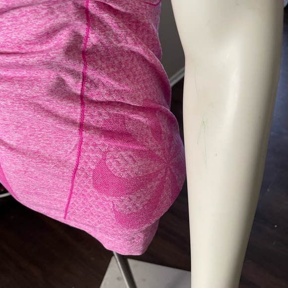 Nike Pink Dri-fit Running Shirt - Size XS - Picture 8 of 8